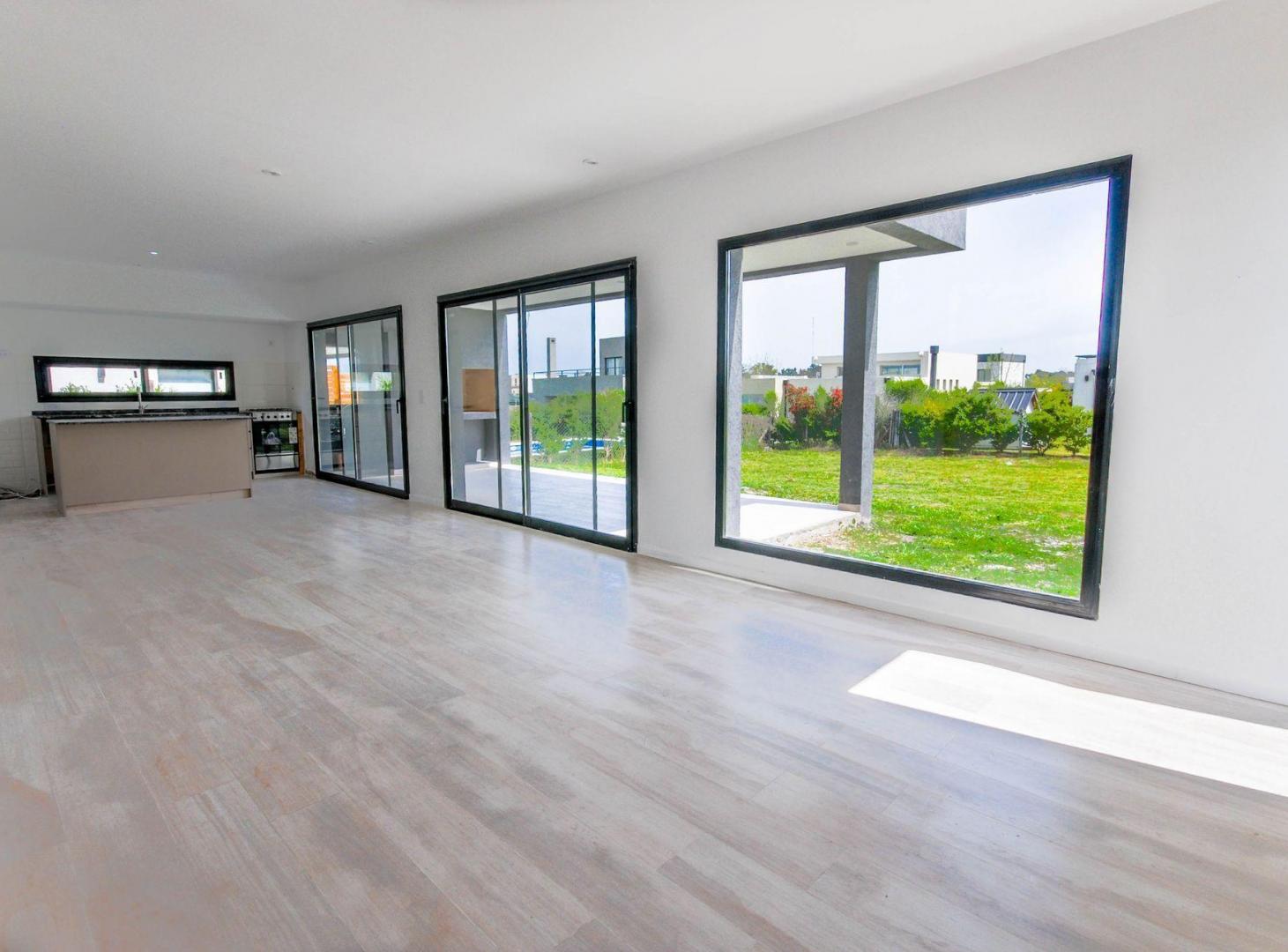 Foto de Casa 4 Amb Venta NUEVA Santa Lucia Pilar del Este, imagen 2