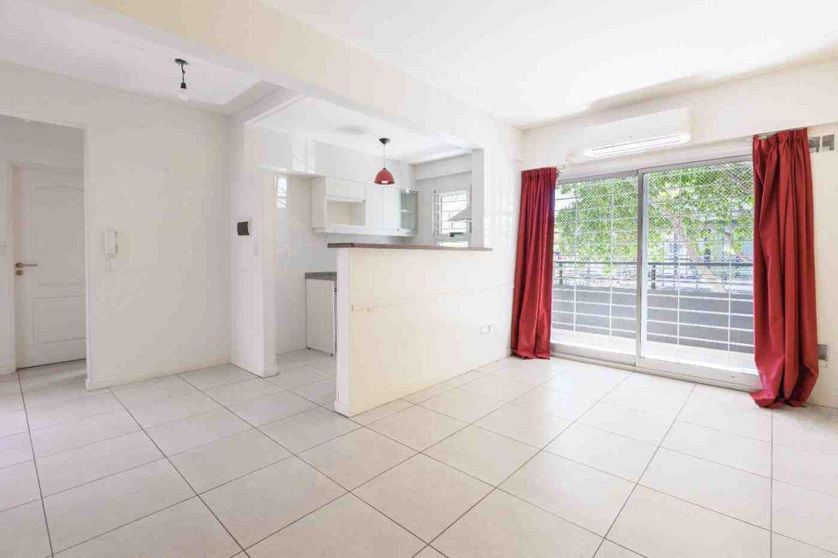 Foto de VENTA 2 AMBIENTES COCHERA PATIO Y BALCÓN, URQUIZA, imagen 2