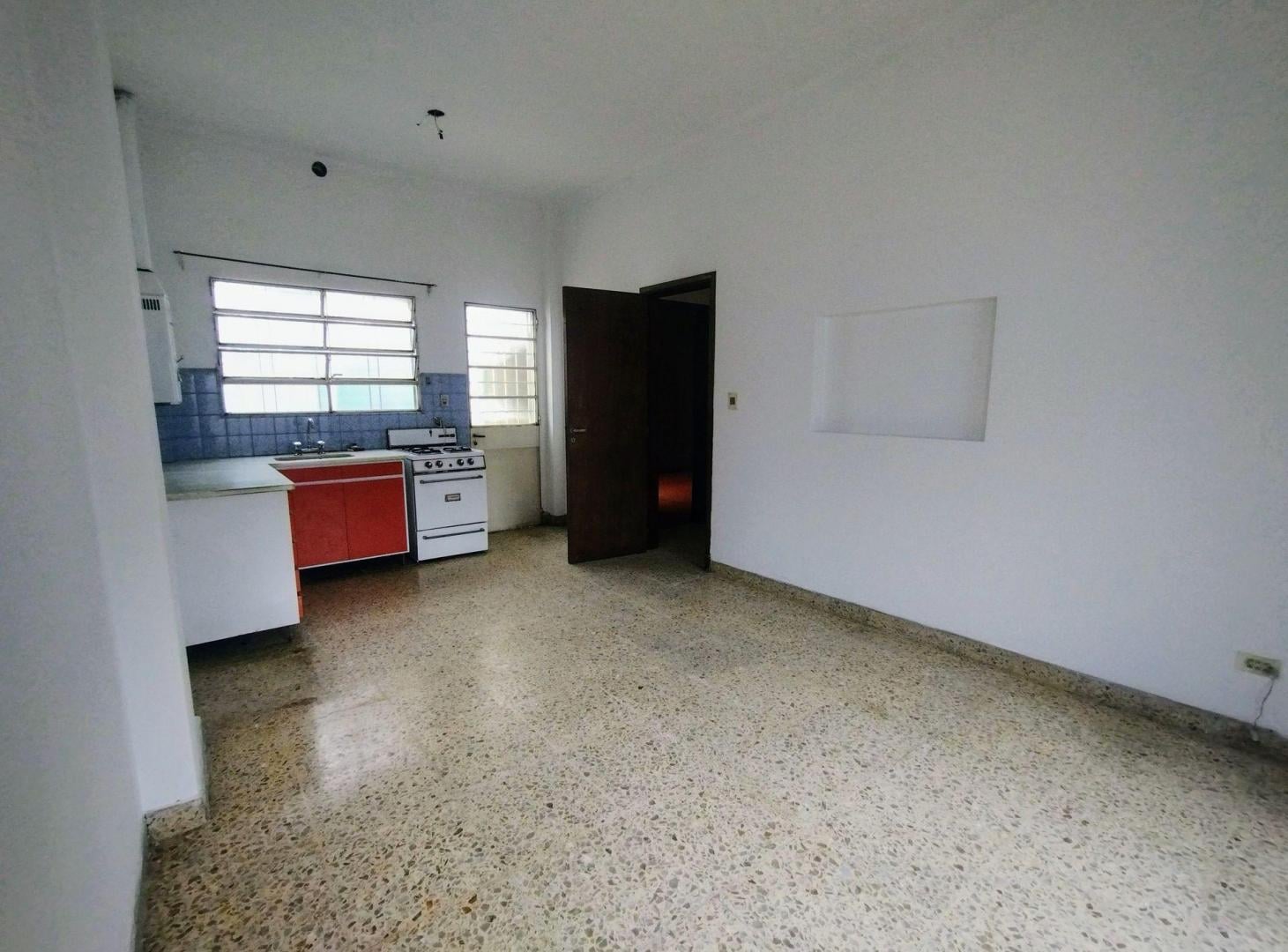 Foto de VENTA VILLA MAIPU PH 3 AMB TERRAZA PATIO SIN EXP, imagen 2