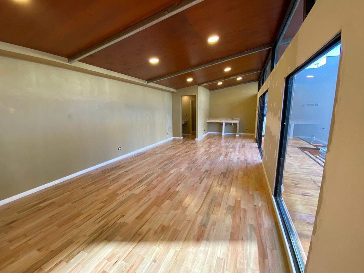 Foto de VENTA CASA ESTUDIO LOFT PILET MARTINEZ COCHERAS, imagen 2