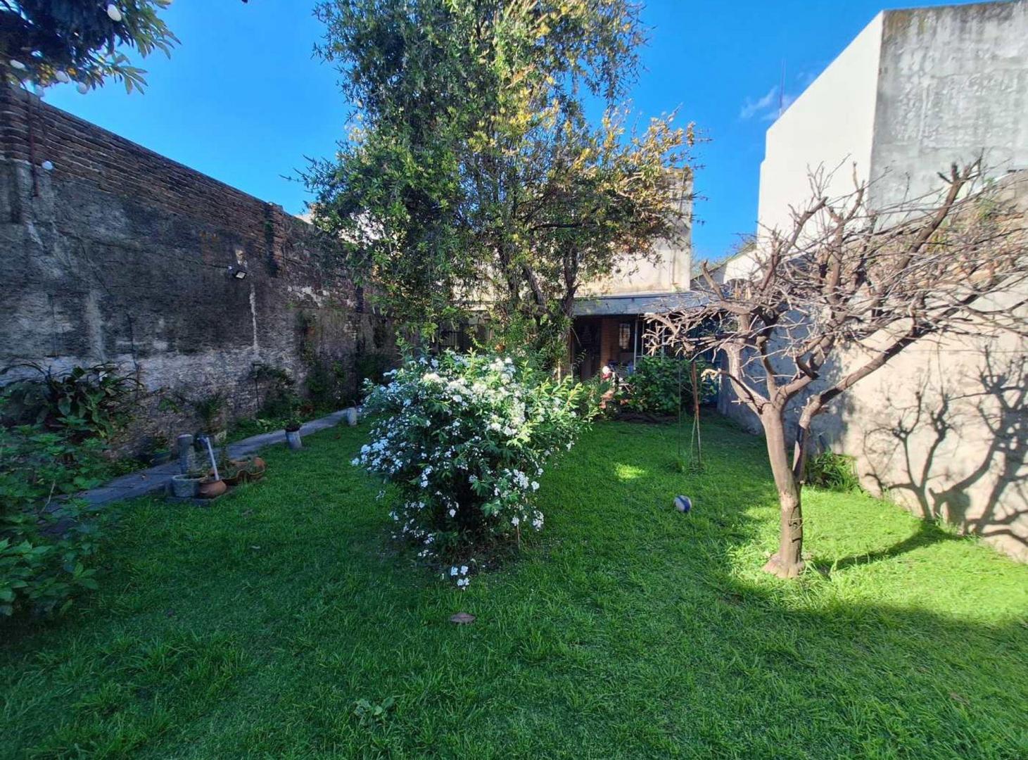 Foto de VENTA CASA 5 AMB TERRAZA JARDIN PARQUE AVELLANEDA, imagen 1