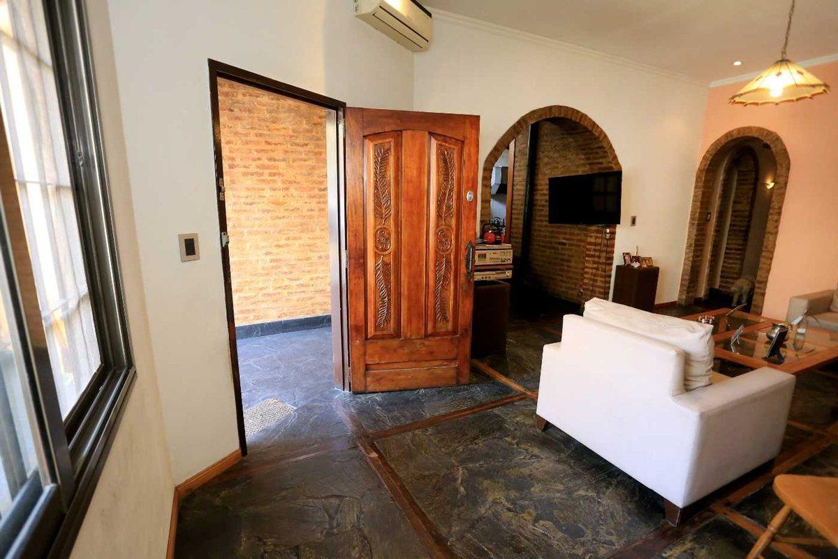 Foto de VTA HERMOSA CASA LOTE PROPIO 5 AMB. GARAJE, imagen 4
