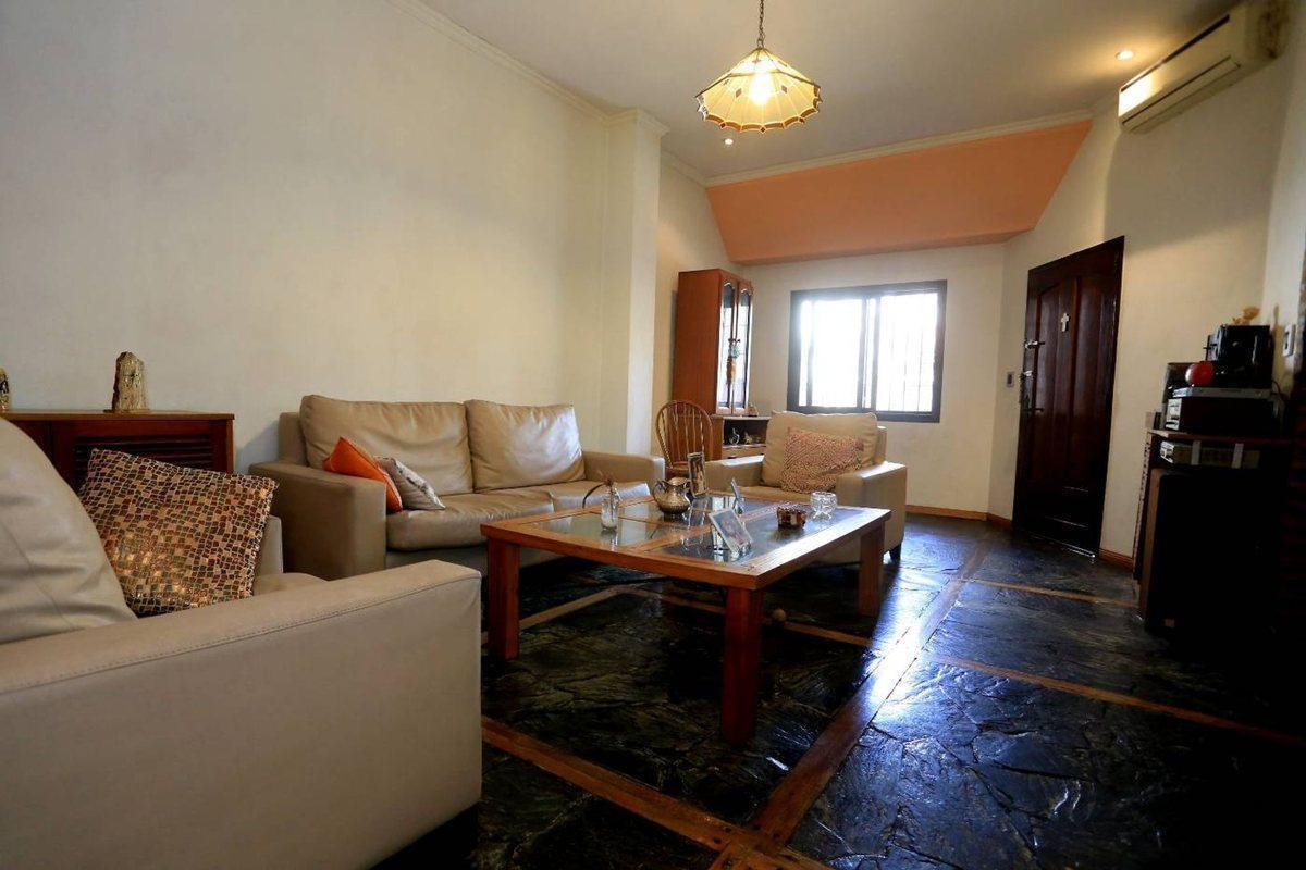 Foto de VTA HERMOSA CASA LOTE PROPIO 5 AMB. GARAJE, imagen 5