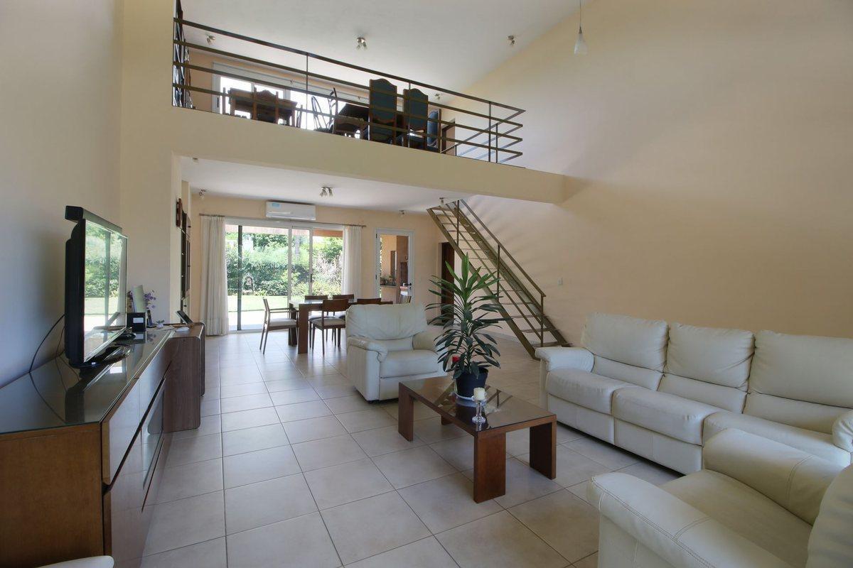 Foto de Casa en venta 4 amb Fincas de Iraola 2 APTO CRED, imagen 2