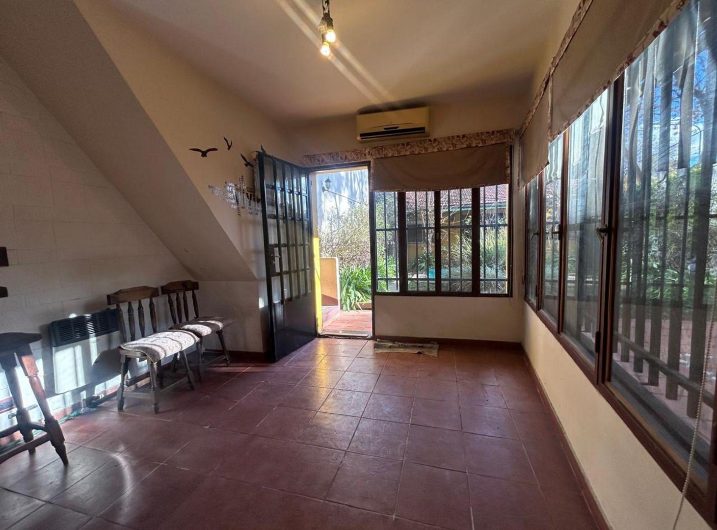 Foto de Casa 6 ambientes Venta Villa Martelli con Parque, imagen 2