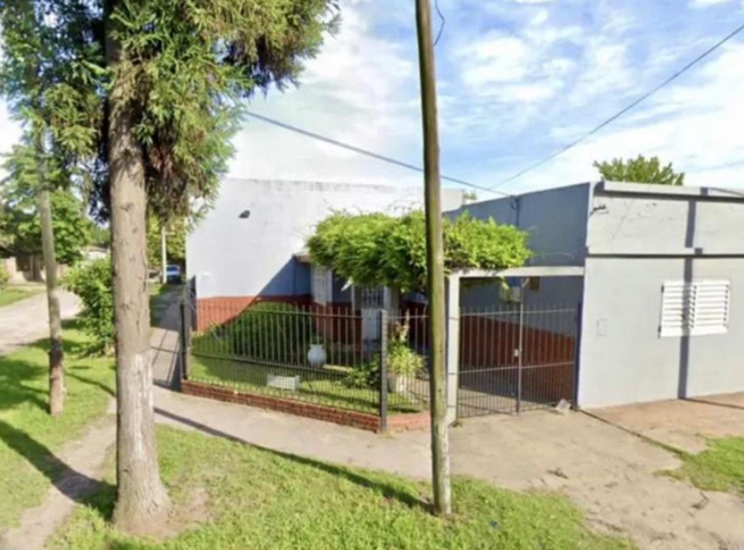 Amplio local multiples usos mas vivienda