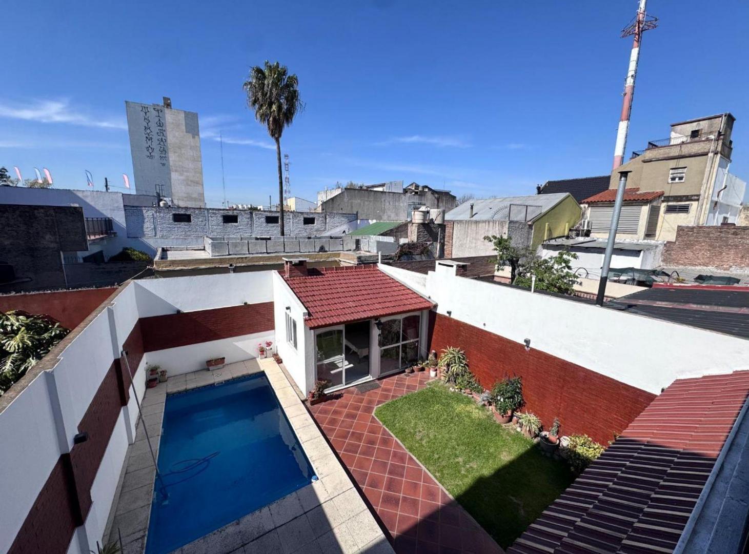 Foto de VENTA CASA 7 AMB JARDÍN PILETA QUINCHO SARANDÍ, imagen 3