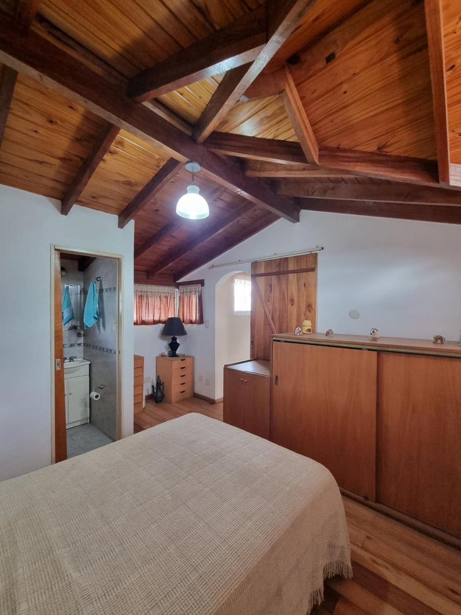 Casa 5 Ambientes en Venta Castelar Sur con Parque 5