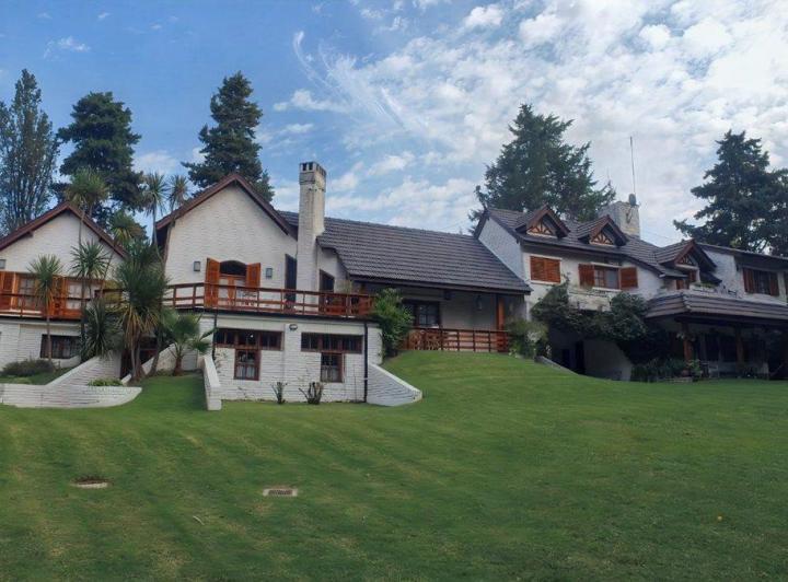Casa Venta 8 hab. 11 Baños Barrio El Cazador Escob 2