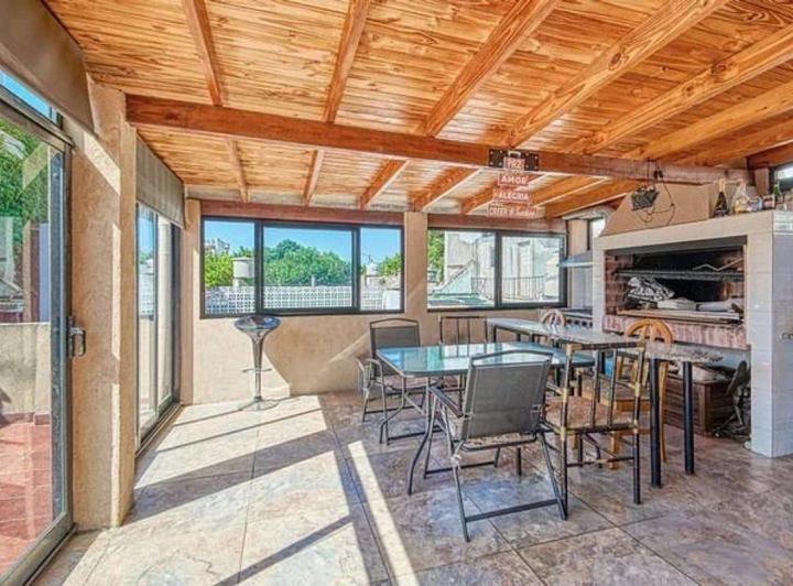 Venta casa en mataderos 6 ambientes 5