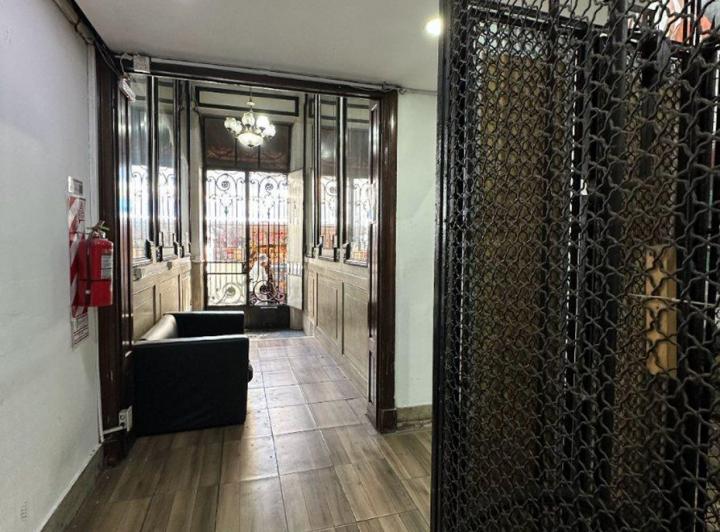 VENTA PISO A REFACCIONAR CALLAO 300. FINANCIA! 4