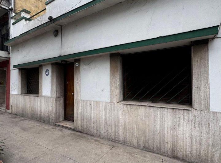 Casa 4 ambientes en venta Chacarita p/ desarrollar 3