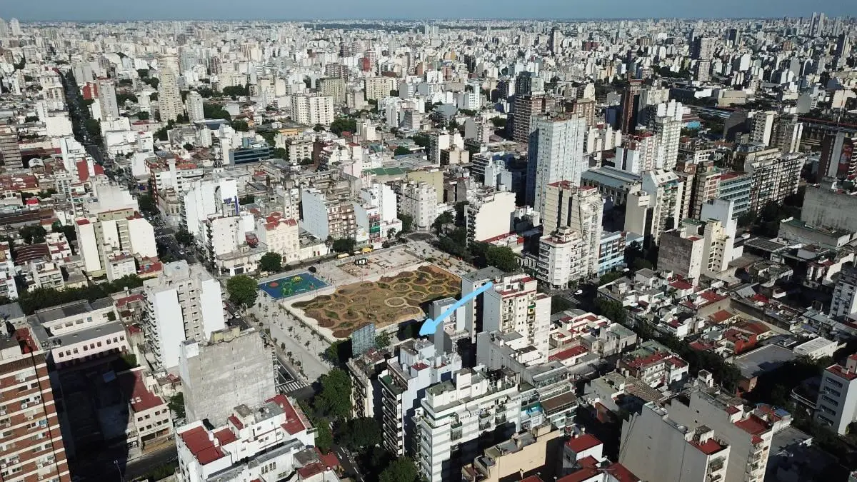 Soberbio lote sobre Avenida para emprendimiento 5