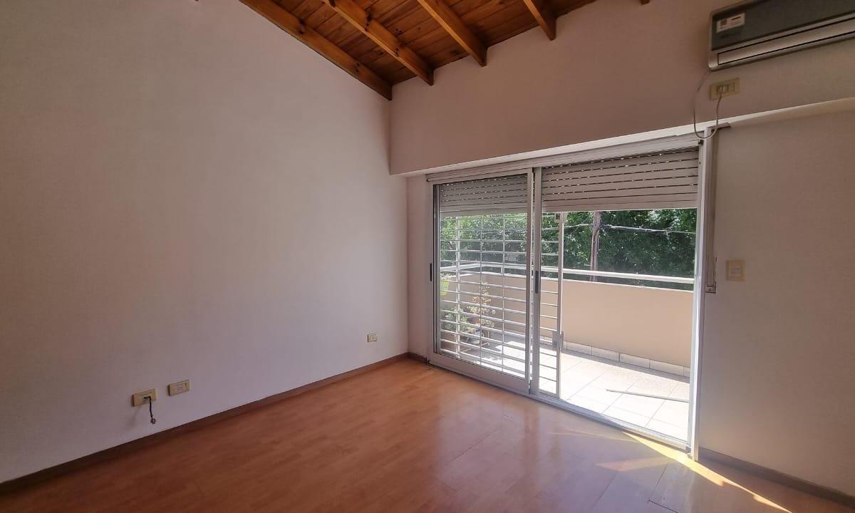 Foto de HERMOSO DUPLEX DE 2 AMB LLENO DE SOL Y BUENA ENERGÍA!!, imagen 5