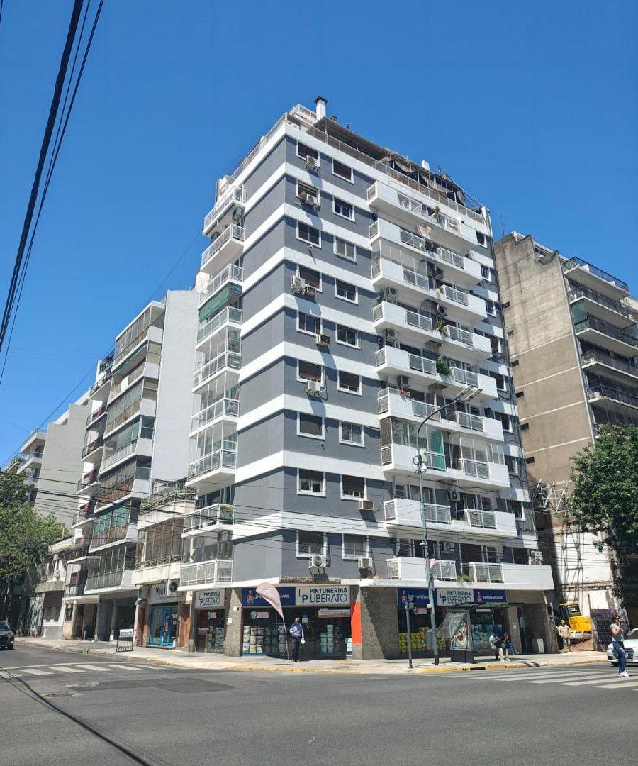 OPORTUNIDAD!!! MUY CÓMODO DEPARTAMENTO A REFACCIONAR