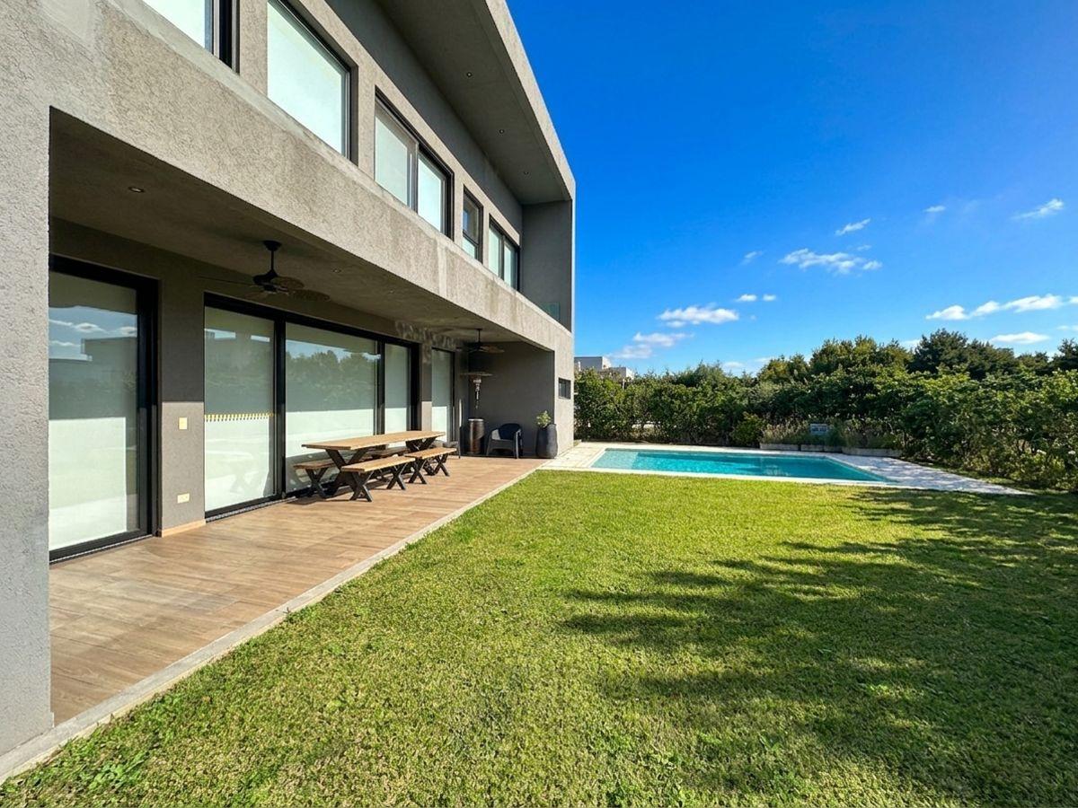 Foto de Espectacular Casa en Venta - Amplia - Araucarias, imagen 4