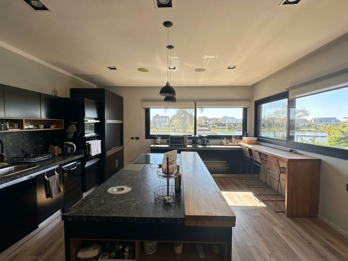 Foto de Excelente Casa a la Laguna - Vistas, Puertos, imagen 3