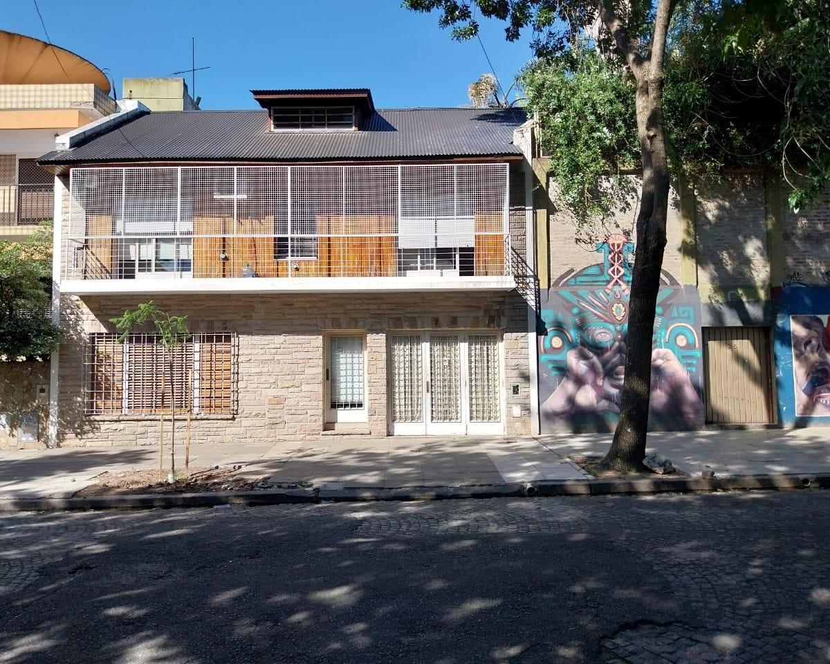 Casa 5 Amb Cochera y Patio en Parque Chacabuco 2