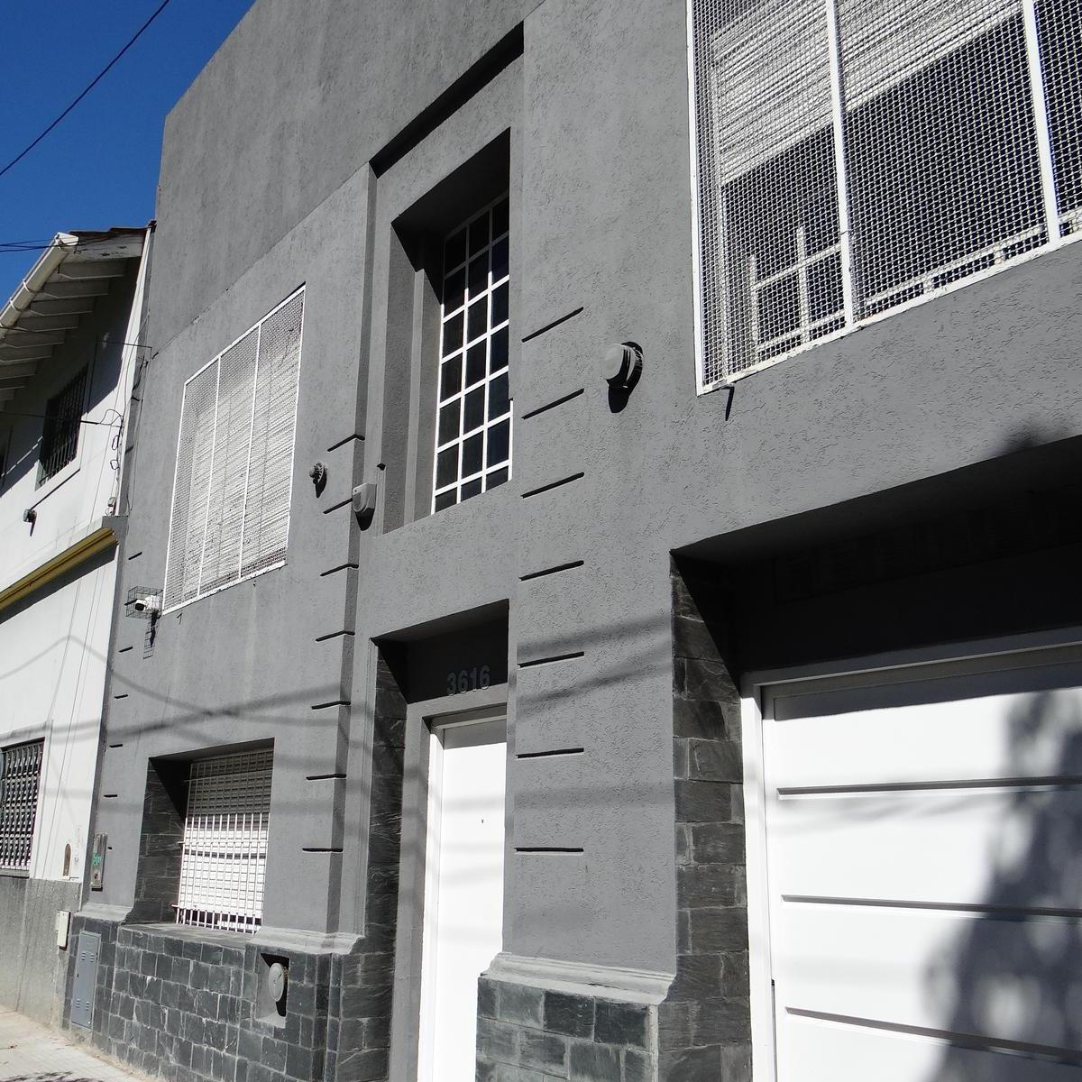 Casa de 5 Ambientes con Terraza en Parque Avellaneda 3