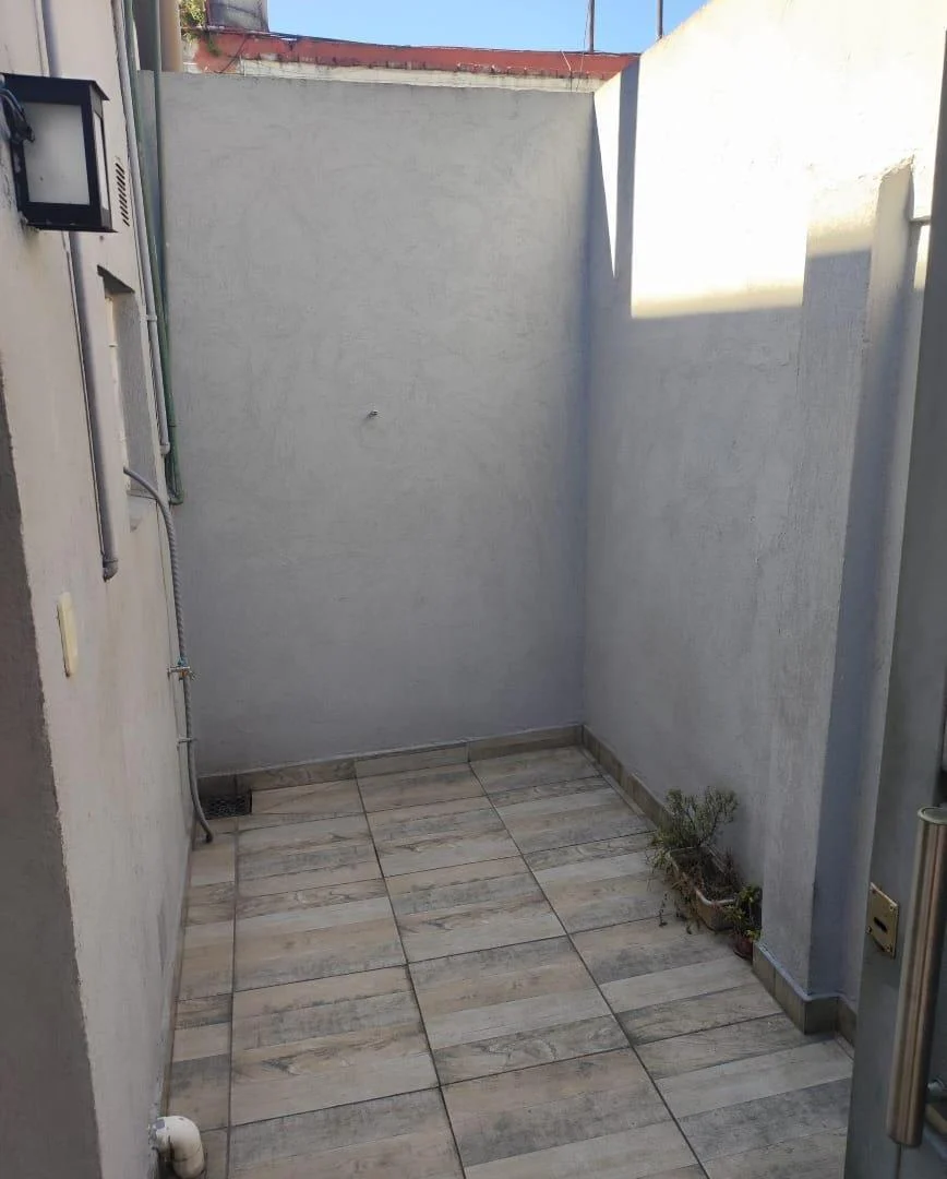 PH 2 ambientes con patio en Parque Avellaneda