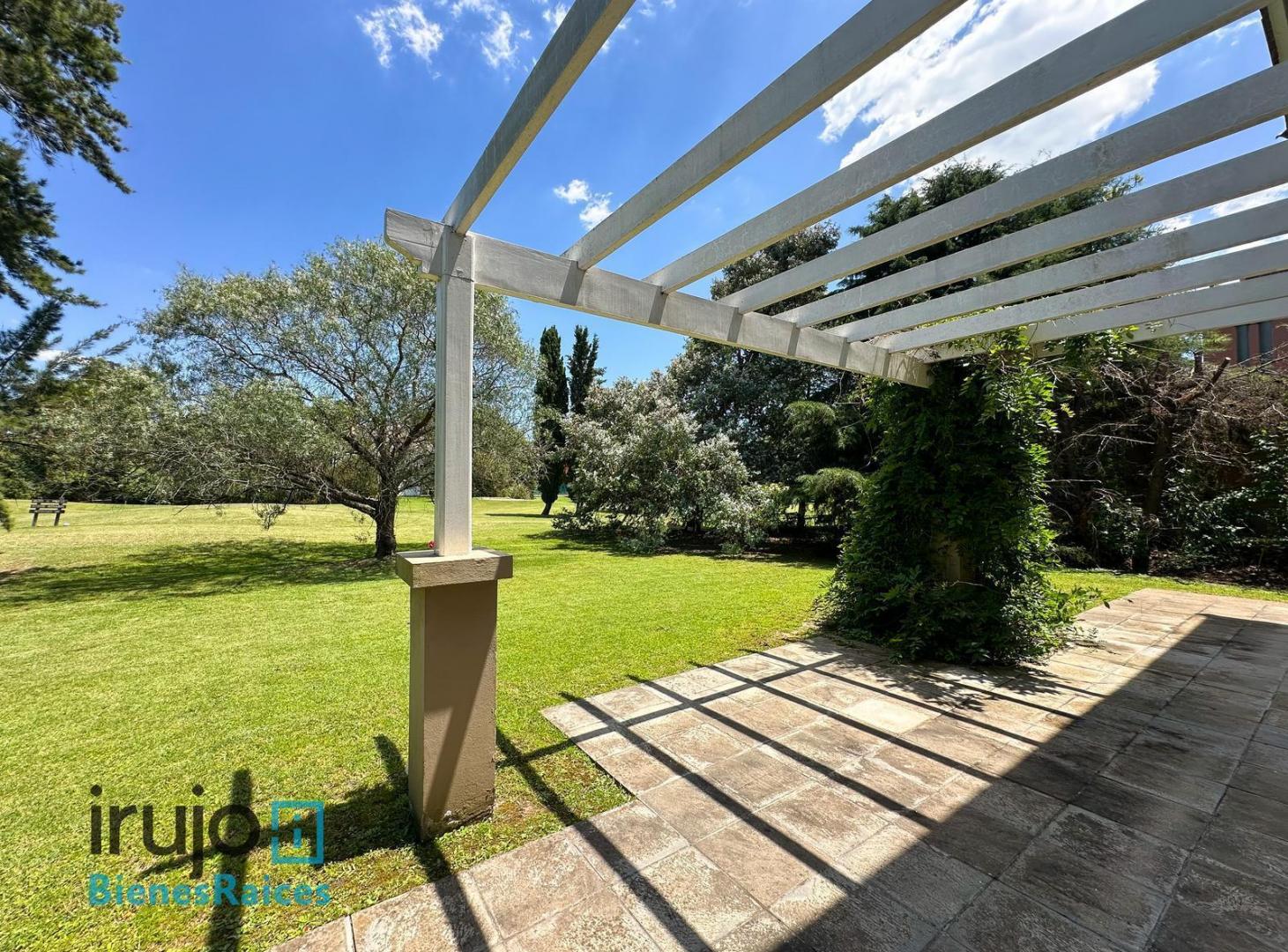 Casa 6 ambientes en Saint Thomas Sur - Canning