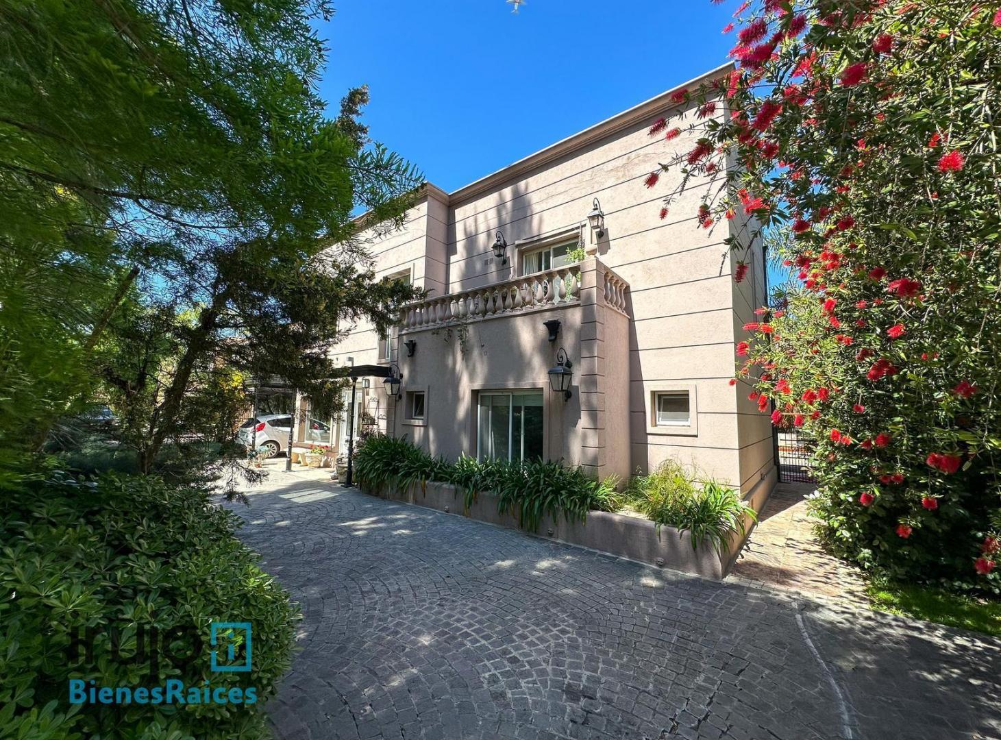 Venta de casa de 6amb. en El Lauquen Club de Campo - Canning