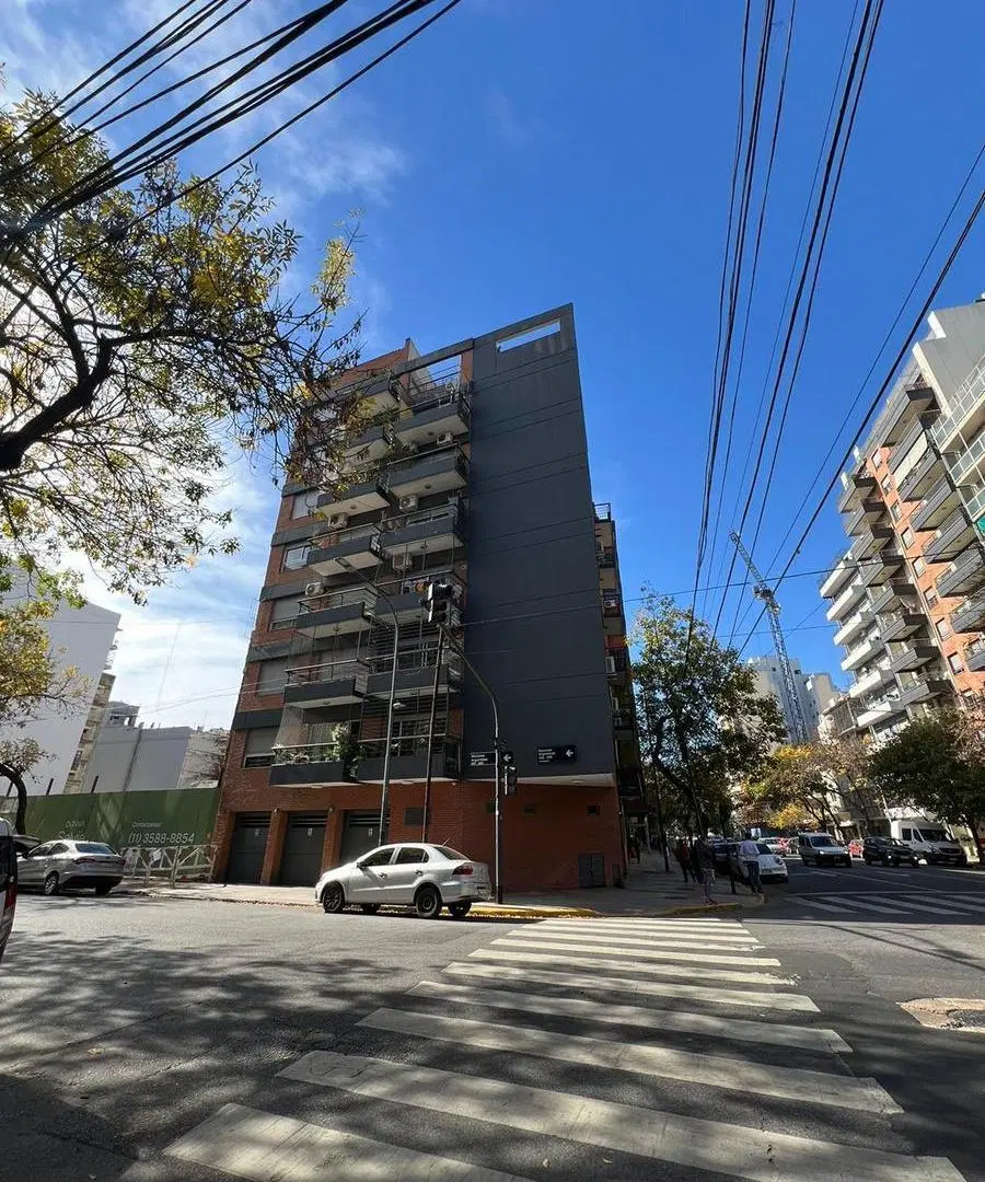 Departamento 1 ambiente con cochera en Caballito 3