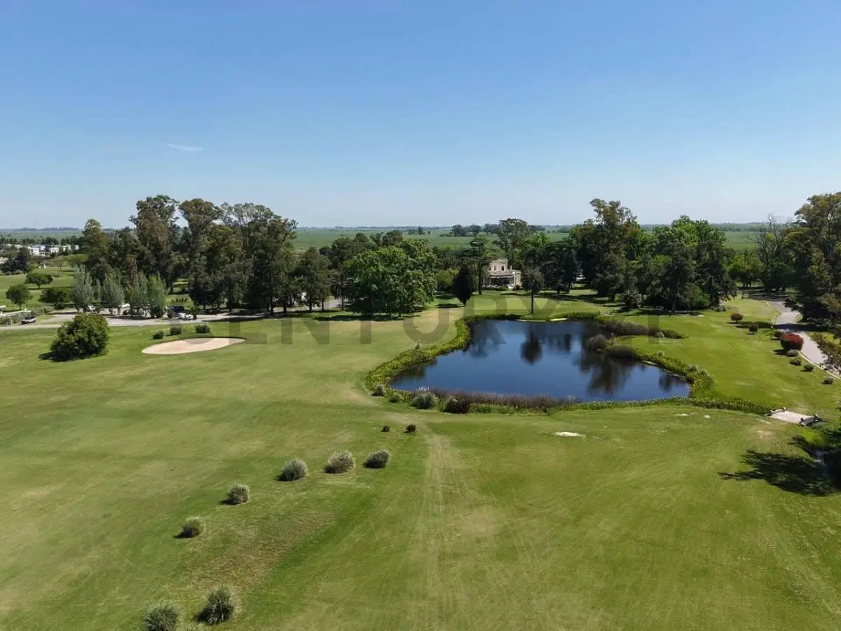 San Eliso Golf Lote de 815 con vista a la LAGUNA! Super precio y excelente oportunidad! 1