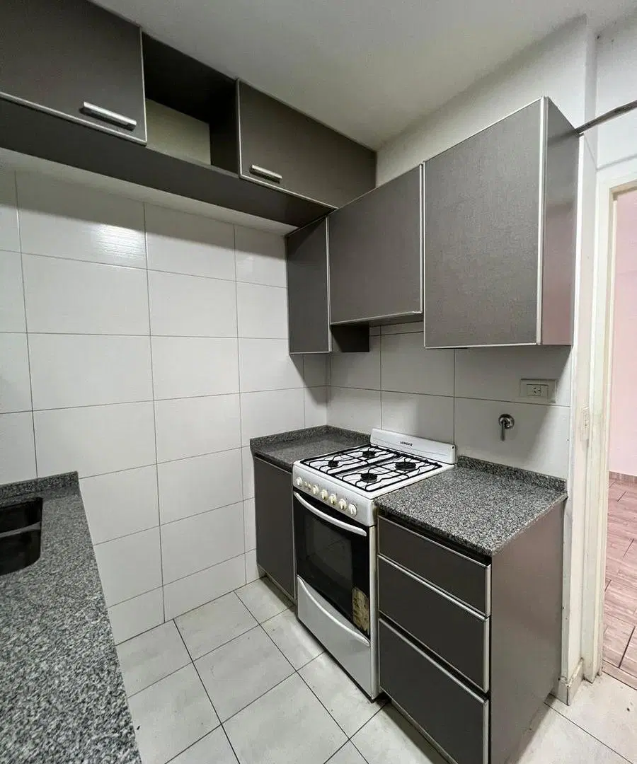 Departamento 4 amb, patio y dos cocheras en Almagro 4
