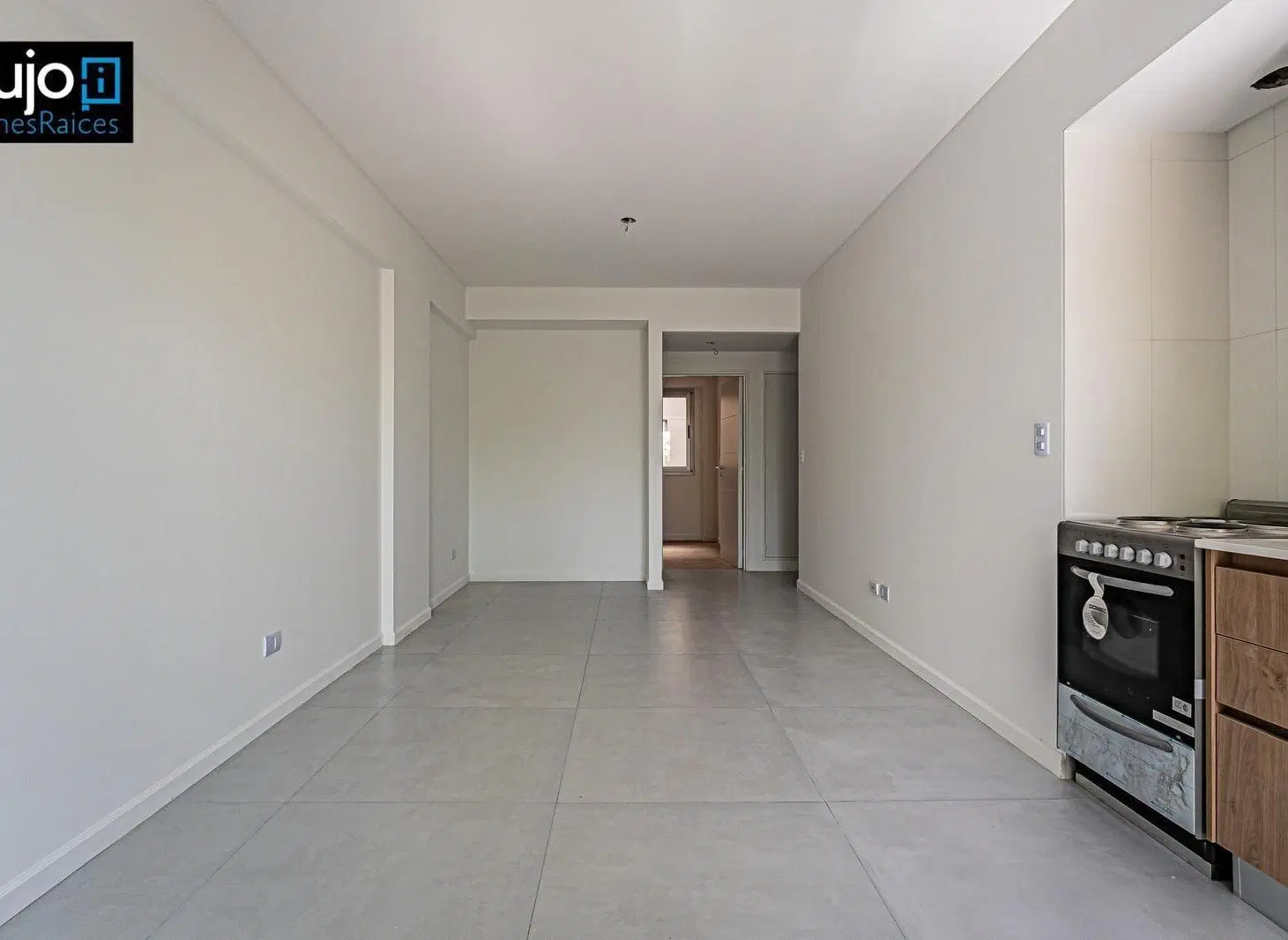 Departamento de 2 ambientes al FRENTE  con dormitorio en SUITE. 2