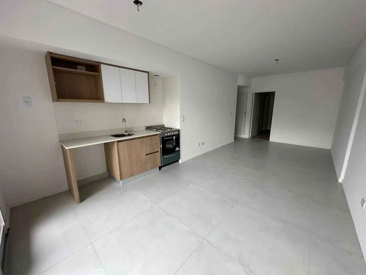 Departamento de 2 ambientes al FRENTE  con dormitorio en SUITE. 3