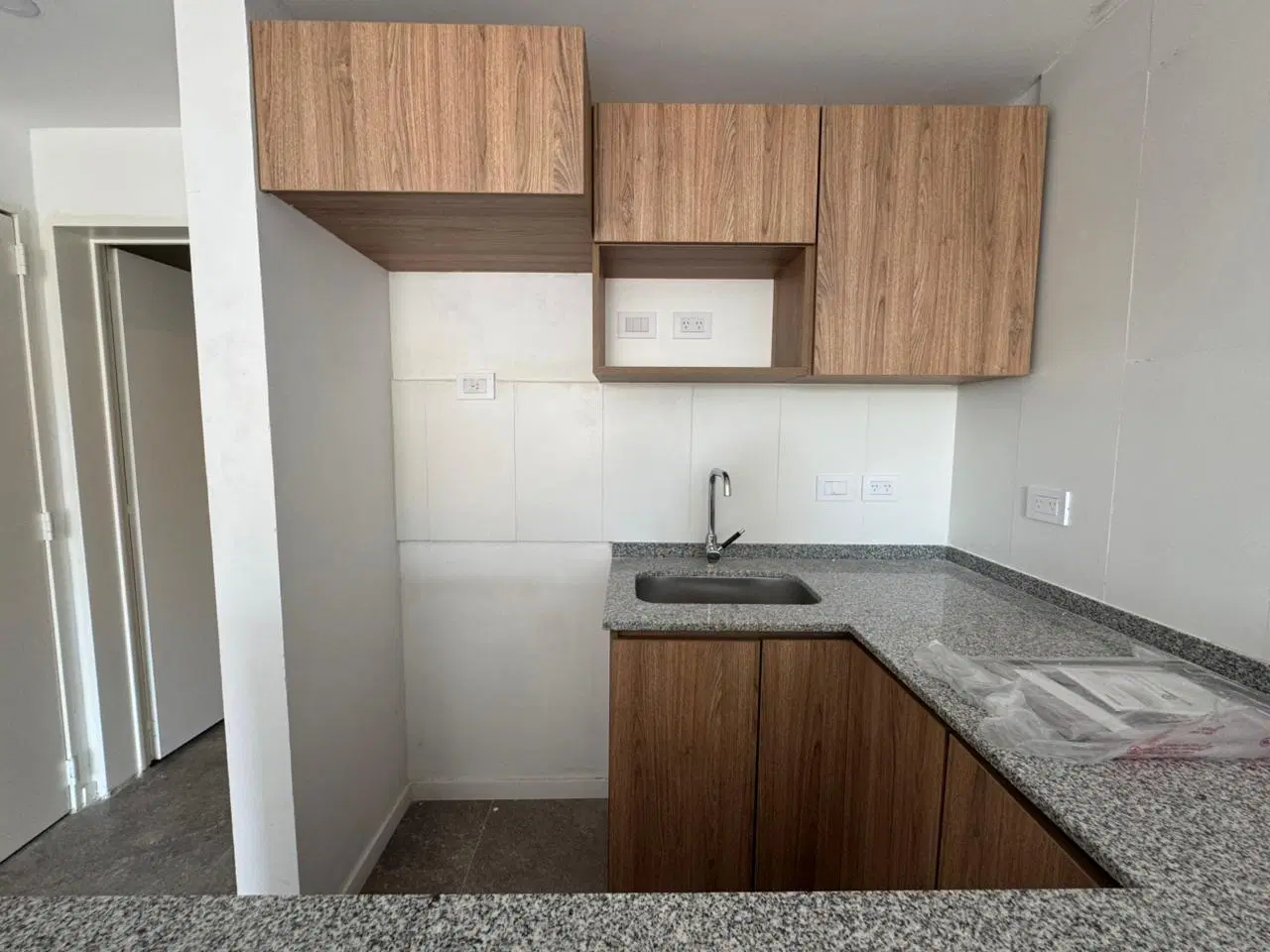YERBAL 2100 - 1 AMB EN CONSTRUCCION - FRENTE 1ER PISO 4