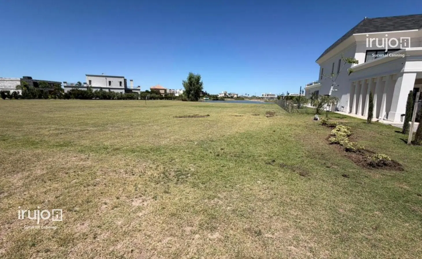 Terreno en Venta con Fondo a la Laguna en La Providencia Resort&Country Club 4
