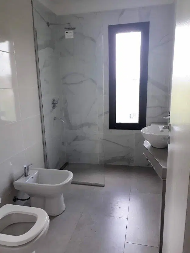 Casa de 4 ambientes en Santa Ines con piscina y parque libre. oportunidad 5