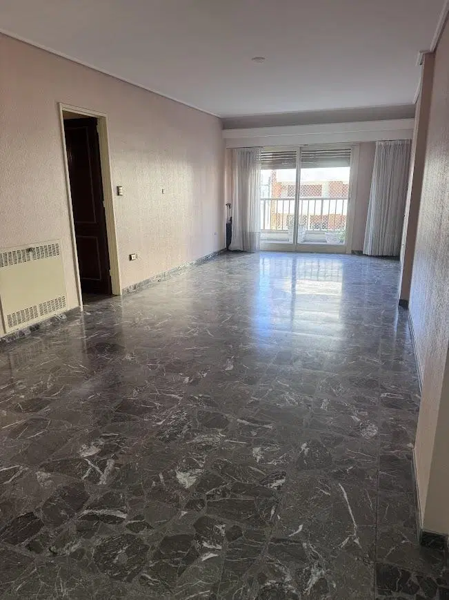 departamento de 4 ambientes con cochera Frente a Pza. Misericordia 3