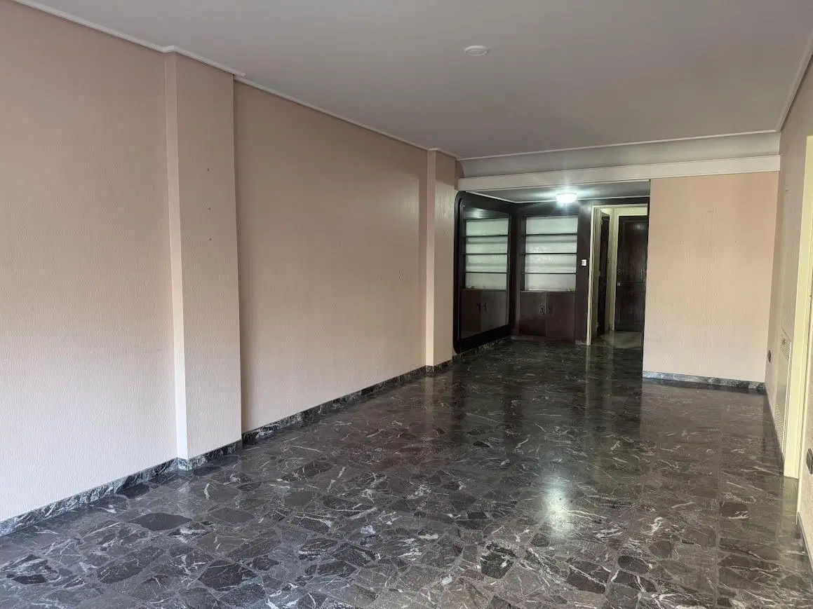 departamento de 4 ambientes con cochera Frente a Pza. Misericordia 4