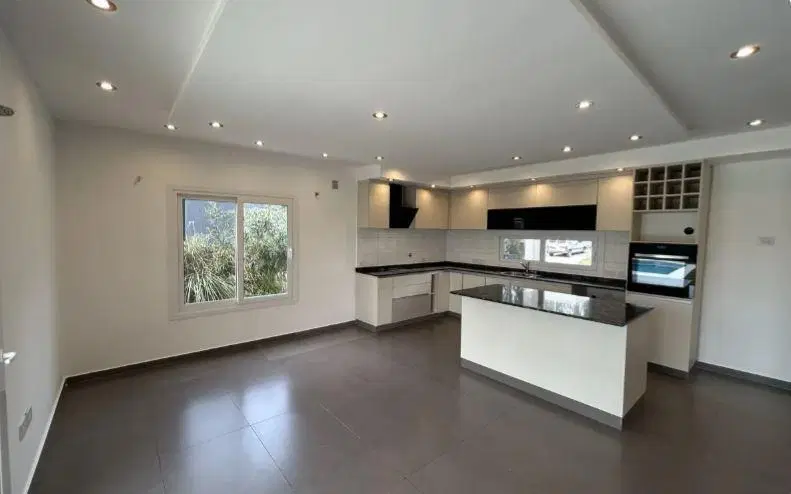 Importante casa en Venta de 4amb. en Barrio Privado Santa Inés - Canning 5