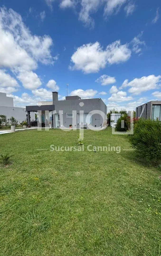 Venta de casa en Barrio Privado San Felipe - Canning 1