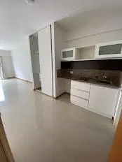 LO MEJOR DE CABALLITO S/Piso 1 amb al frente con balcón Piso alto 8 años Super luminoso Apto Prof 8