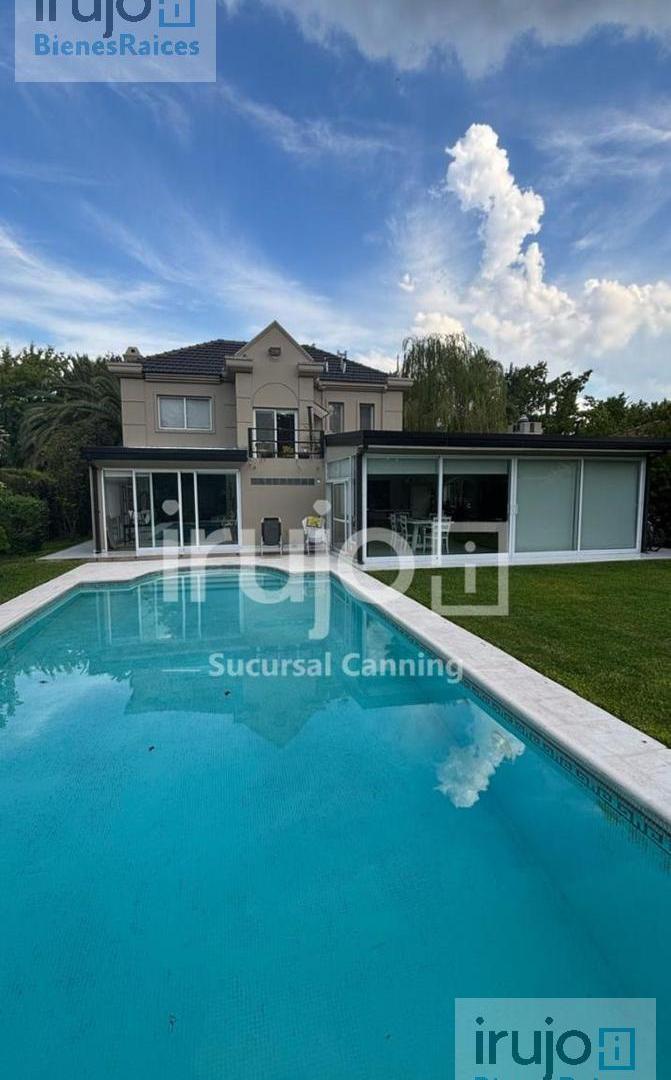 Foto de Casa de 4 ambientes en venta sobre amplio lote en Solar del Bosque, imagen 2