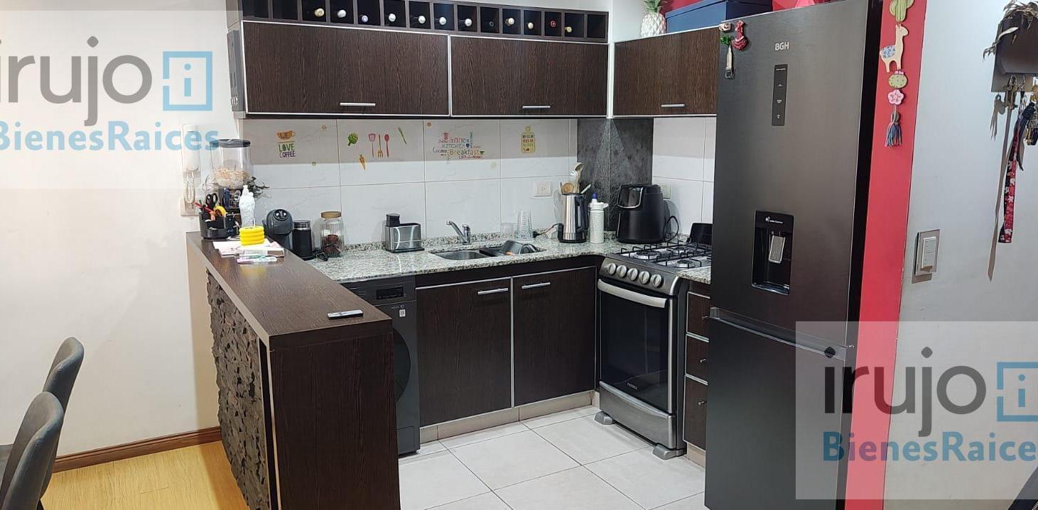 Foto de Departamento de 3 ambientes amplios, moderno y luminoso, con cochera y, imagen 3
