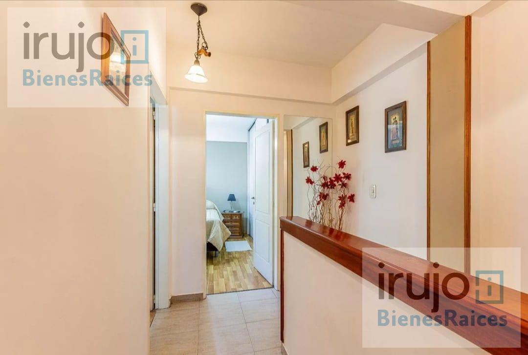 Foto de Departamento en duplex de 3 ambientes con espacio guardacoche y balcon, imagen 1