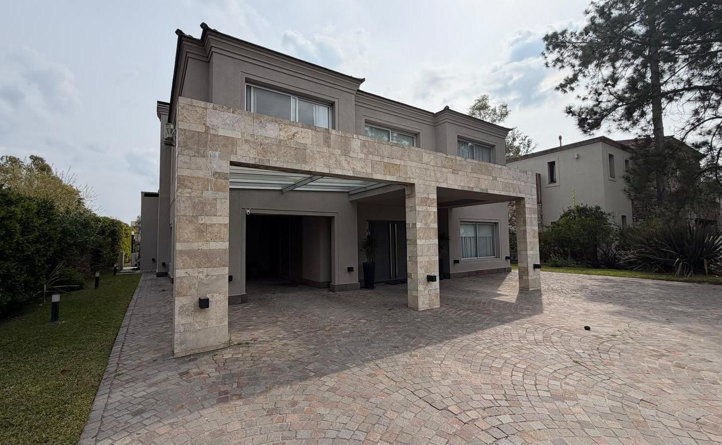 Foto de Casa en Venta de 5amb. en Saint Thomas Este - Canning, imagen 5