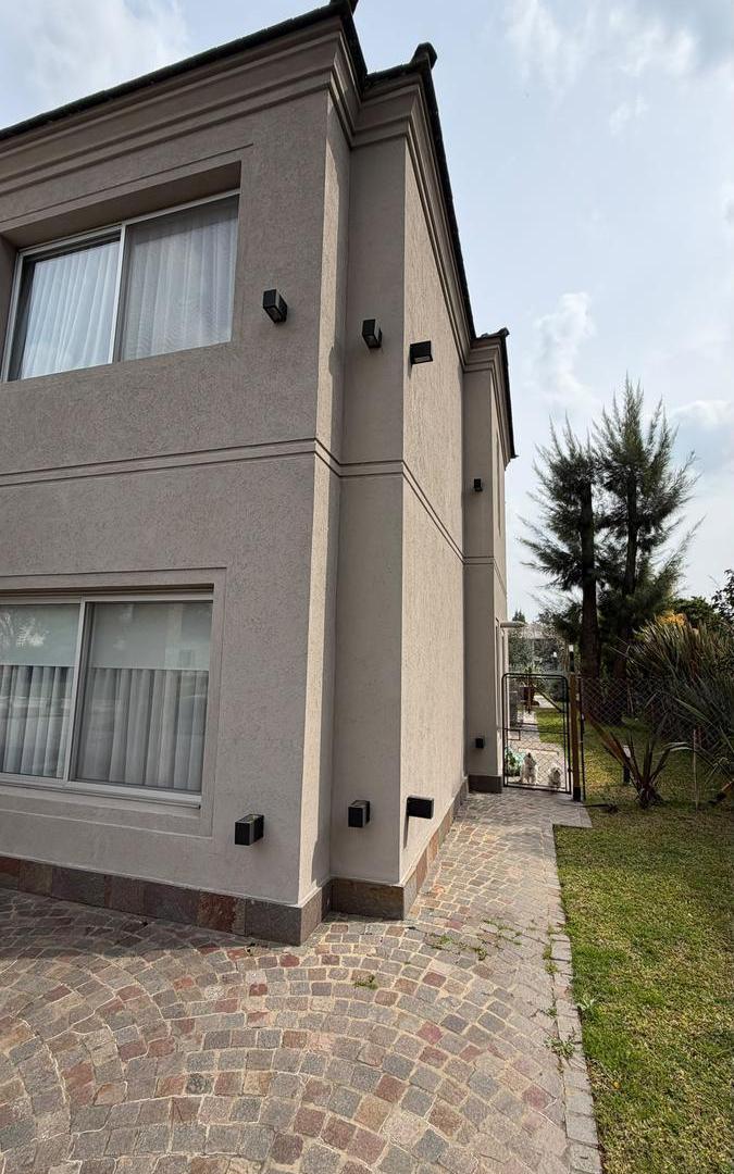 Foto de Casa en Venta de 5amb. en Saint Thomas Este - Canning, imagen 3