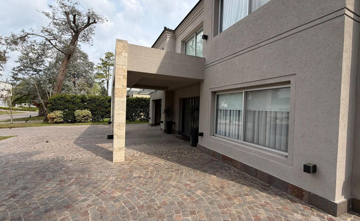 Foto de Casa en Venta de 5amb. en Saint Thomas Este - Canning, imagen 1