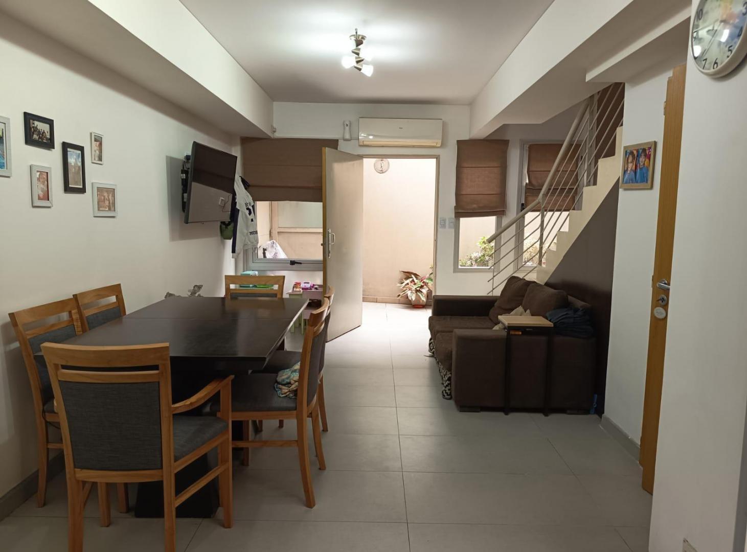 Foto de PH 3 AMBIENTES 2 patios, 1 balcon en venta en Parque Avellaneda, imagen 1