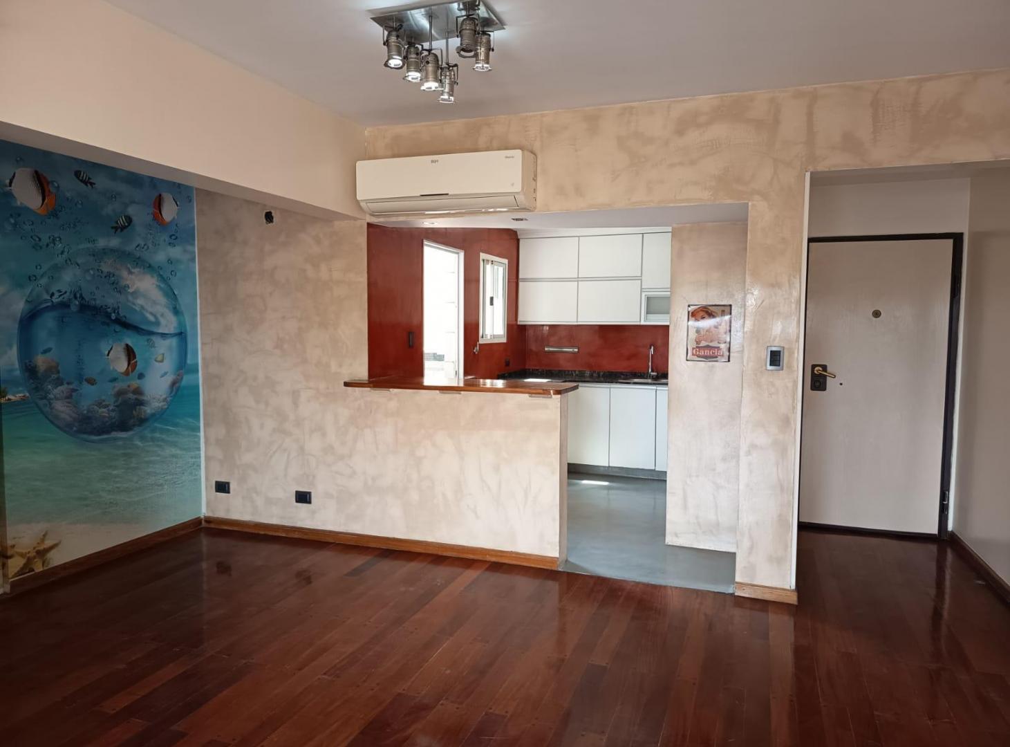 Foto de Departamento de 4 ambientes reciclado con lavadero y balcon en venta en, imagen 1
