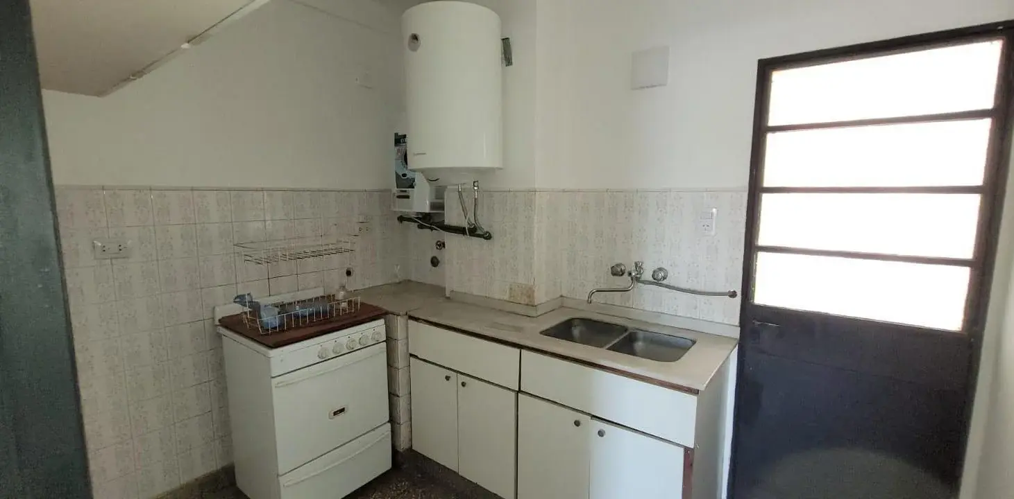 Alquiler Departamento 2 Dormitorios Zona Centro balcón pequeño 3