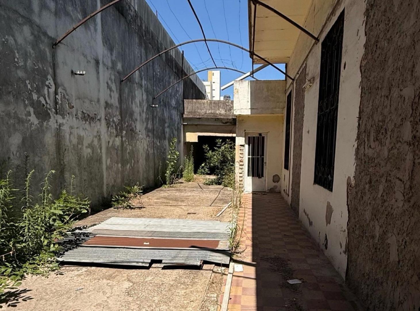 Foto de Alquiler Venta Casa a reciclar o terreno en Echesortu múltiples usos, imagen 4