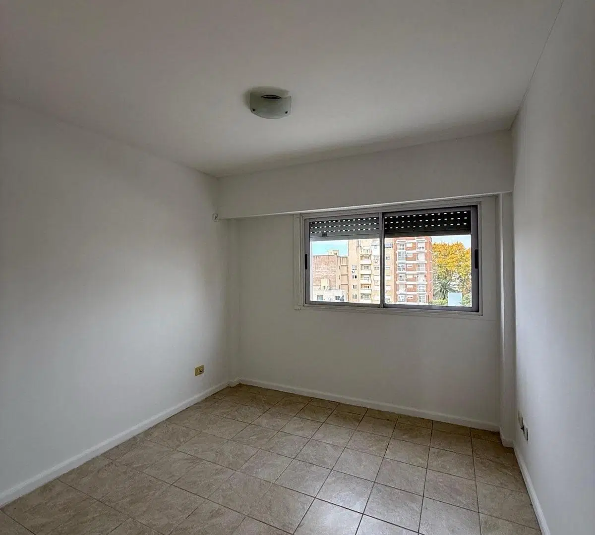1 dormitorio departamento semipiso Al Norte con balcon Alquiler 3
